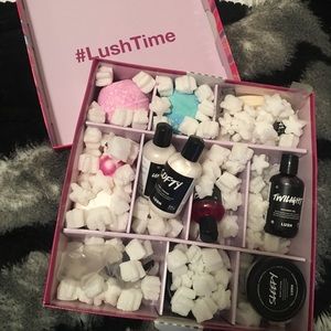 HUGE lush bath bomb set